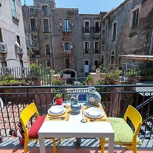 https://vulcano-apartment.catania-hotels.net